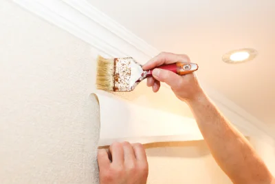 Pose de papier peint au Monestier — revêtements muraux et toiles de verre